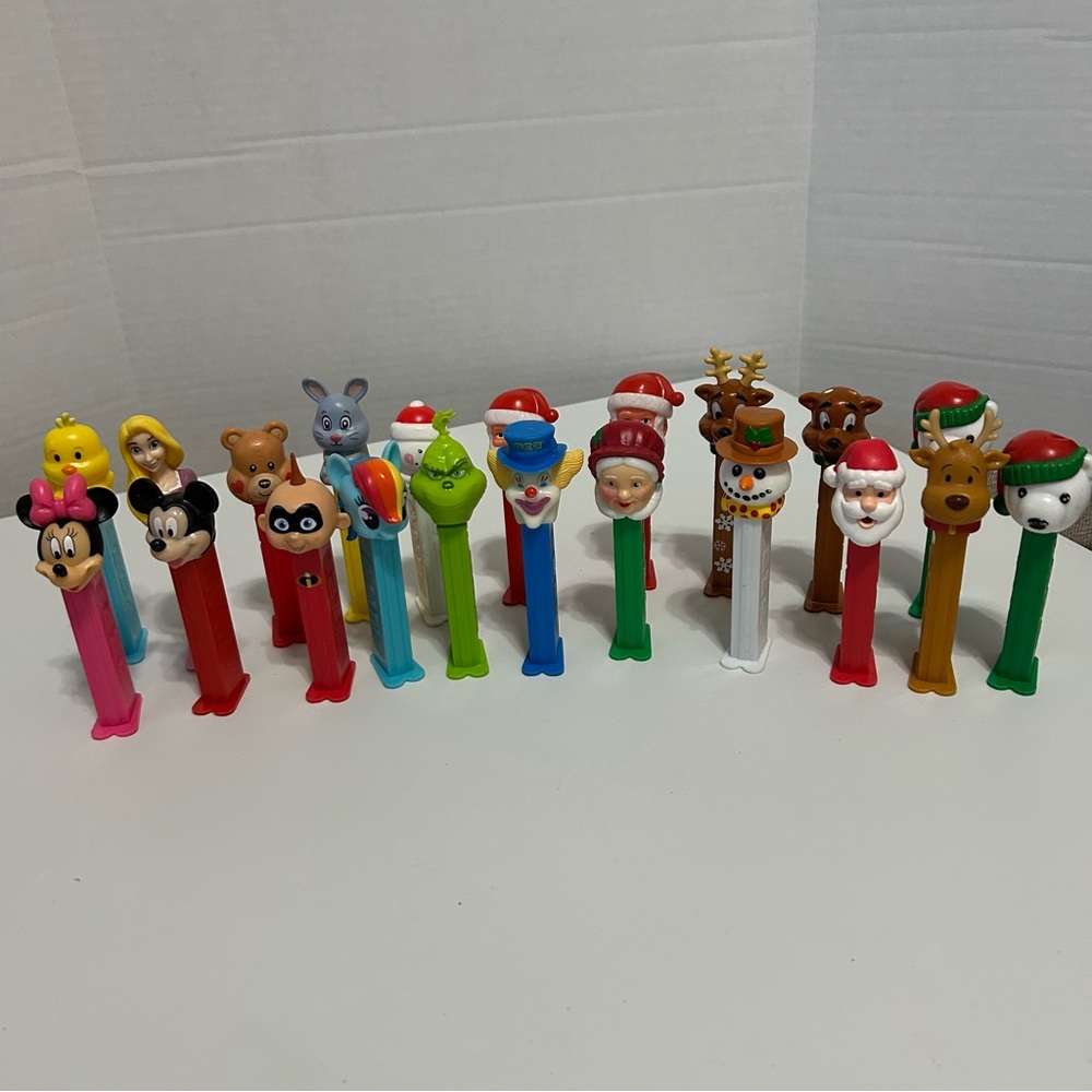 Assorted Character Dispensers Set